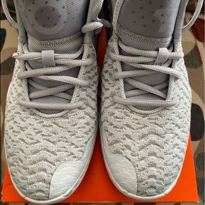 Gently worn Nike “KD Trey 5 VIII”